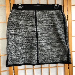 2 for 20$ Ann Taylor knit skirt M